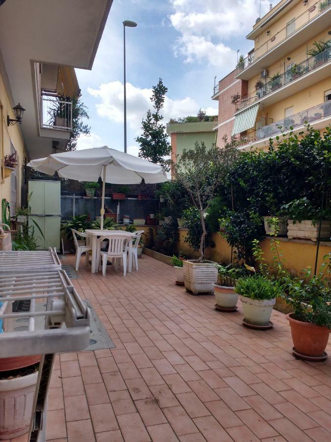 Apartamento Adrian House Roma Exterior foto